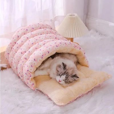 maison chat douxduvet rose en position matelas