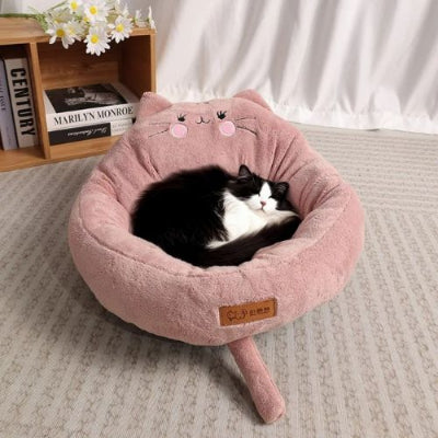 chat panier minette rose avec un chat noir et blanc