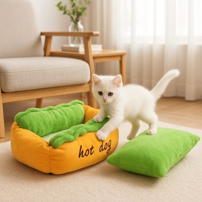 coussin pour chat hotdogmiaou avec chat blanc